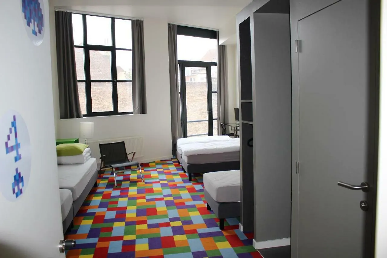 **  Schaerbeek Funkey Hotel בלגיה