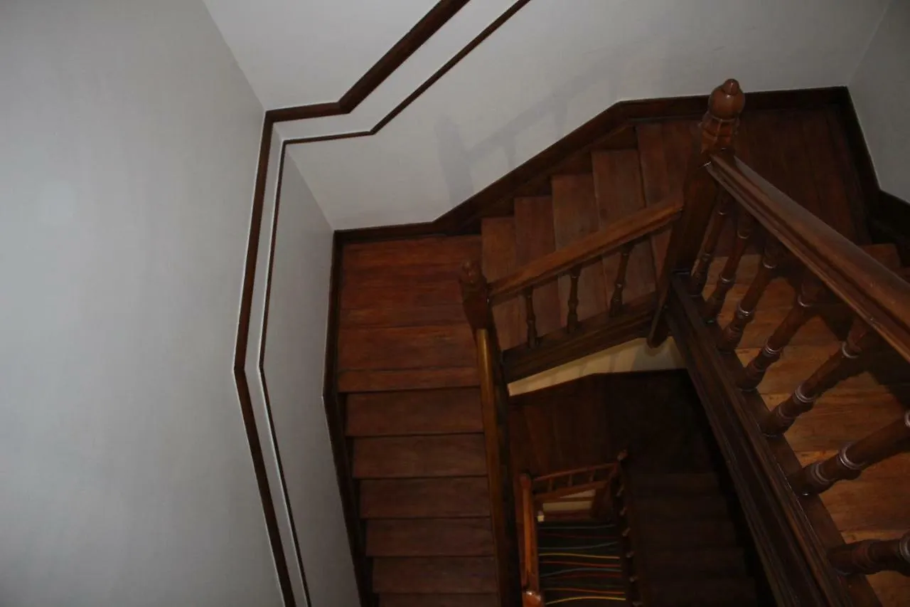**  Schaerbeek Funkey Hotel בלגיה